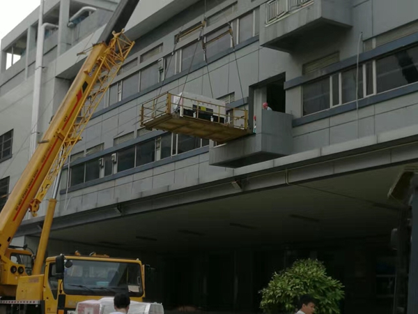 傳統設備卸車、拆箱作業